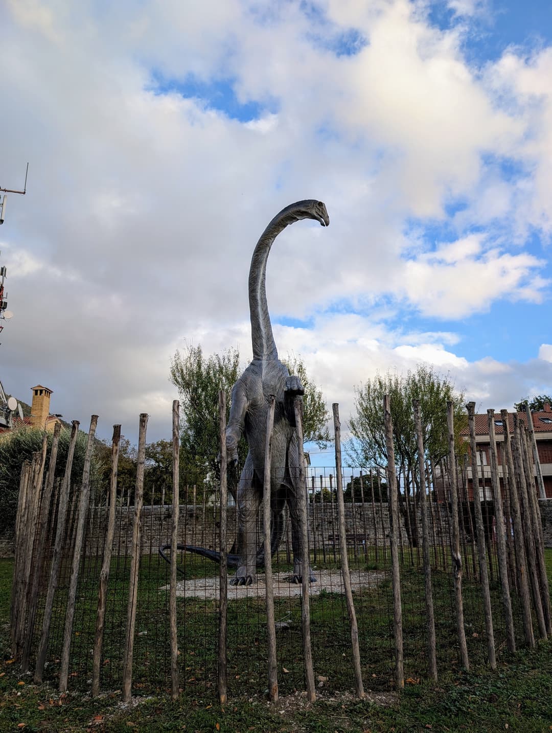 Fossilien, Fußspuren und Forschergeist – unser Besuch bei den Dinosauriern in Gubbio